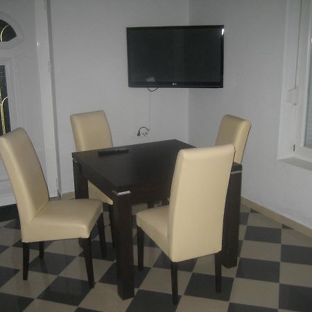 Guest House Vila Mimoza Улцинь Екстер'єр фото