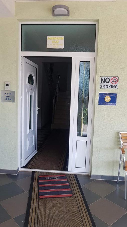 Guest House Vila Mimoza Улцинь Екстер'єр фото