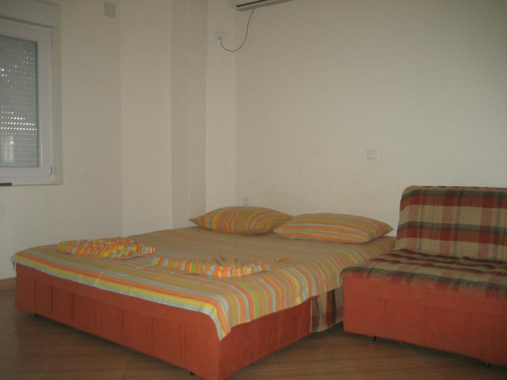 Guest House Vila Mimoza Улцинь Екстер'єр фото