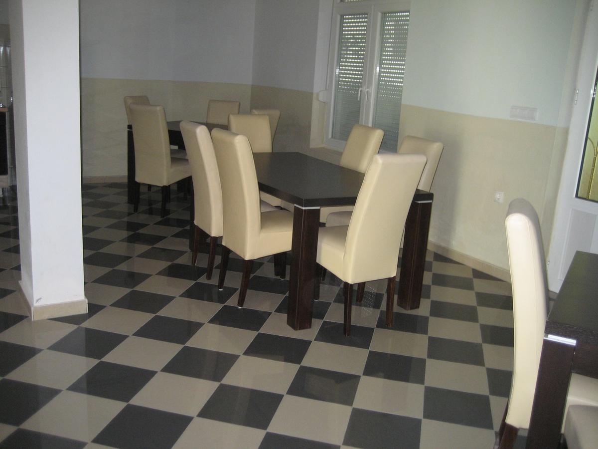 Guest House Vila Mimoza Улцинь Екстер'єр фото